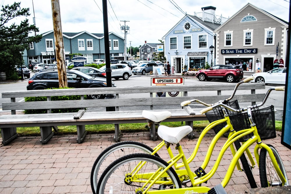 Lifestyle blogger Jenny Meassick of the blog Chocolate and Lace shares her family travel and tips to visiting Kennebunkport, Maine