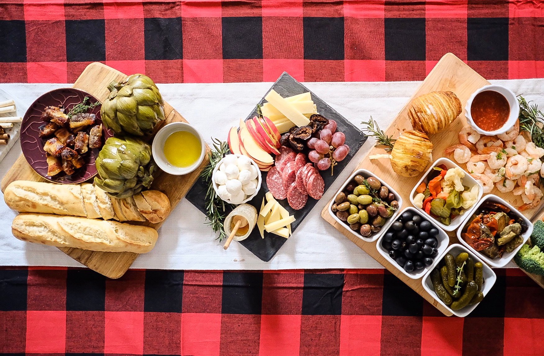 Chocolate and Lace shares her tips on how to build the best Charcuterie Board. 